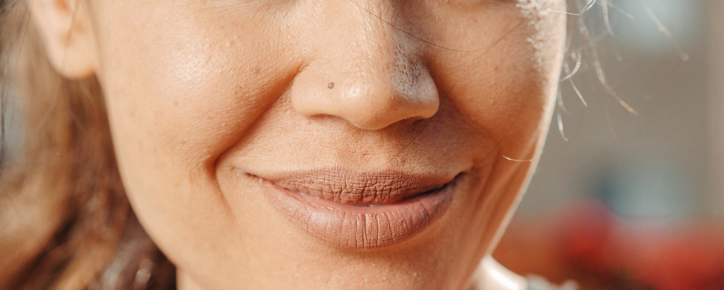 Dlaczego bruzdy nosowo-wargowe zmieniają owal twarzy?